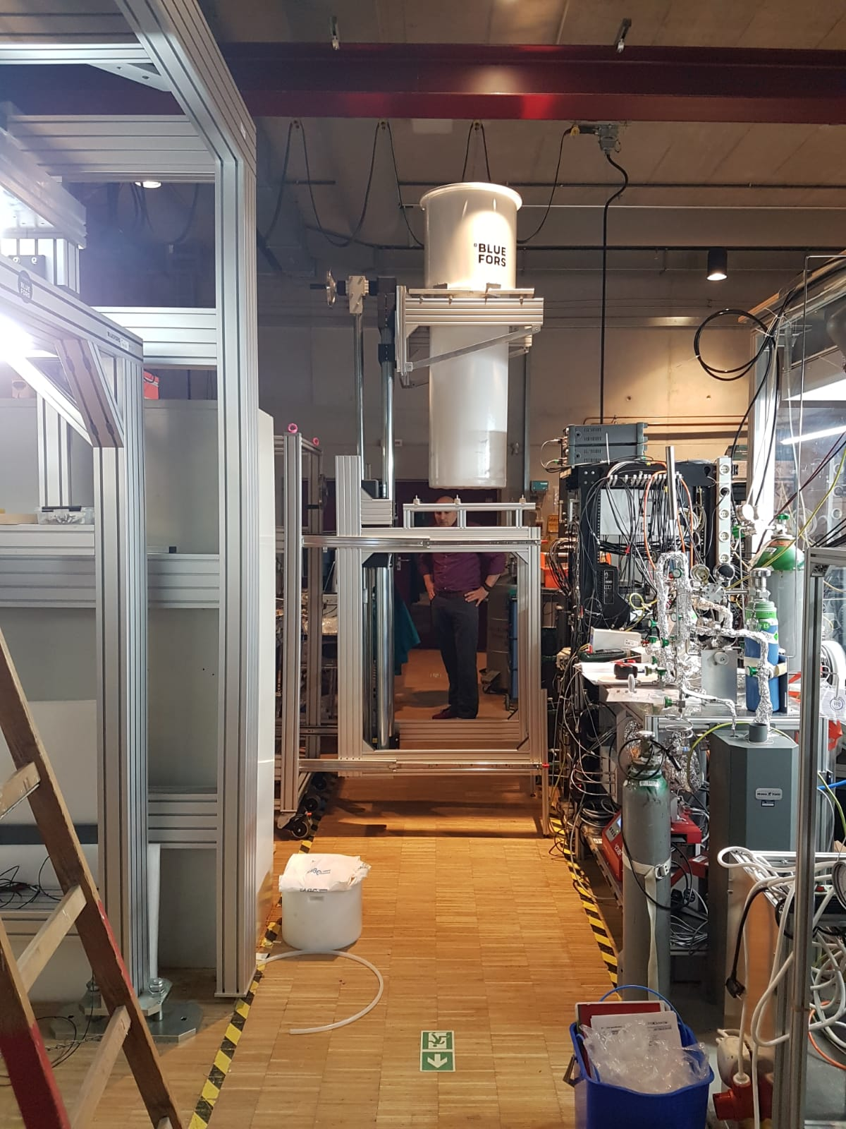Funktionstest der horizontal und vertikal beweglichen TINA-Hebeeinheit